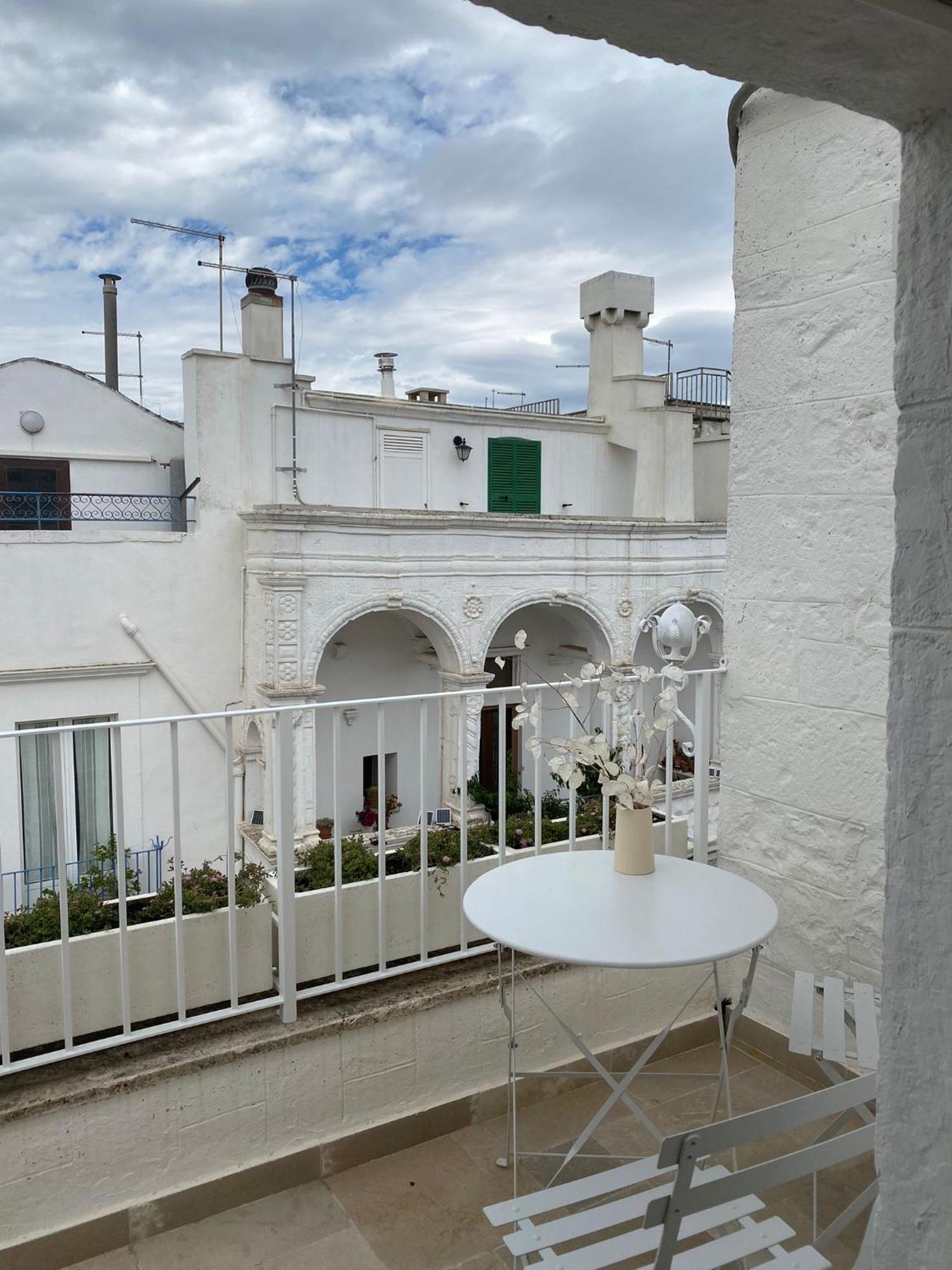 Casa U Burie, Casa Design Con Terrazza Panoramica E Jacuzzi Lägenhet Cisternino Exteriör bild